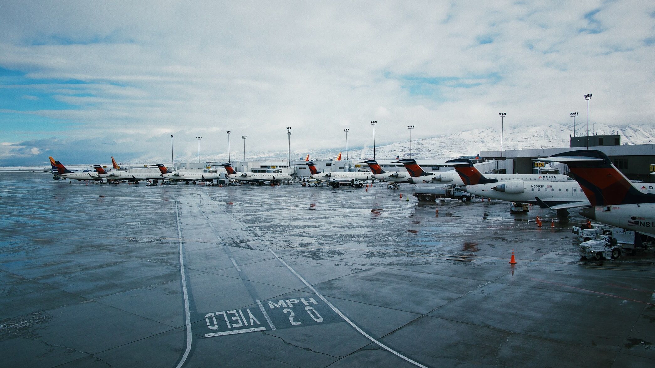 aircraft grounded by coronavirus